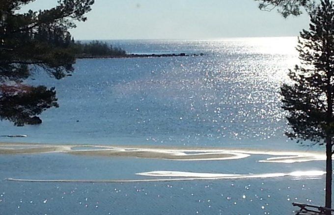 PANORAMA UTSIKT ÖVER HAVET. LILLEBOSTUGAN